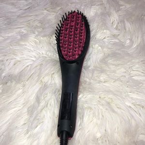 HAIR STRAIGHTENING BRUSH